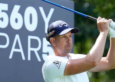 Henrik Stenson revient sur le DP World Tour, à la traîne d'un ennemi familier