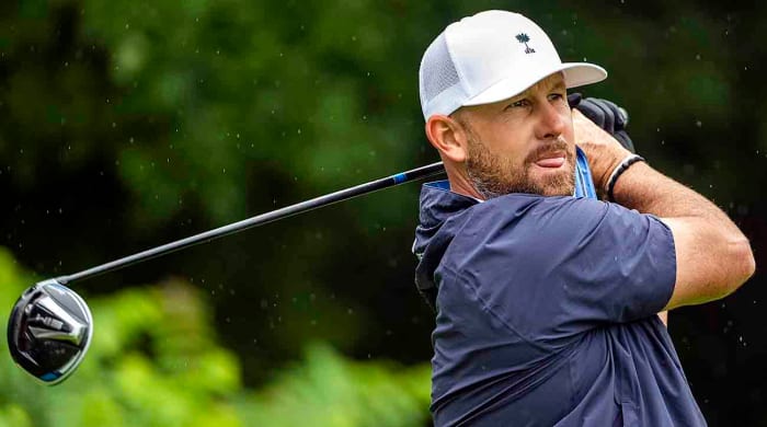 Scott Brown regarde un entraînement au John Deere Classic 2021.