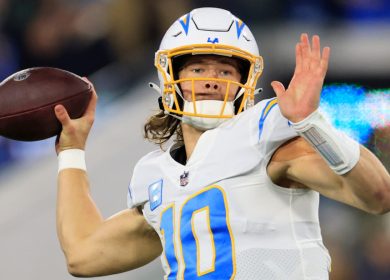 Chargers QB Justin Herbert subit une opération à l'épaule