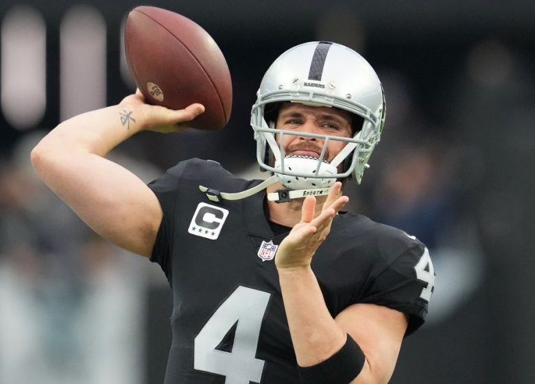 Derek Carr partage sa réponse aux demandes d'interview concernant la sortie des Raiders