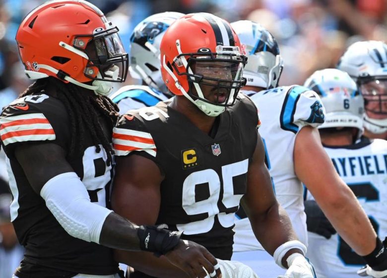 Jadeveon Clowney fait une déclaration sur les critiques de Myles Garrett.