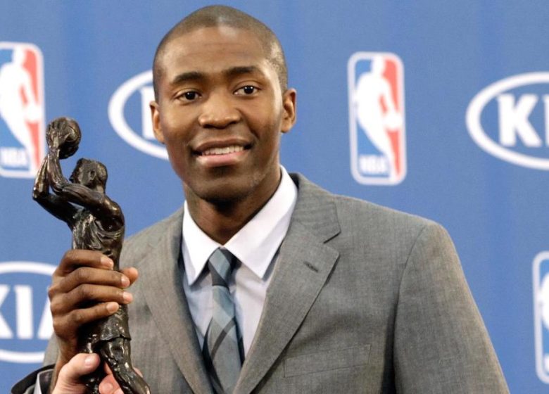 Jamal Crawford reçoit une douche de pop-corn surprise lors de ses débuts dans 'NBA on TNT'.