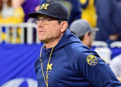 Jim Harbaugh a appelé les Broncos avant de prendre sa décision pour Michigan, selon un rapport.