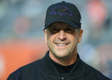 John Harbaugh n'a pas apprécié la question posée par Melissa Stark lors de l'interview de mi-match.