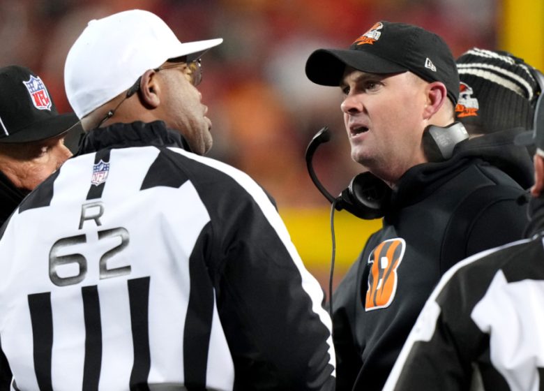 L'arbitre clarifie le troisième essai rejoué lors du match de championnat Bengals-Chiefs AFC