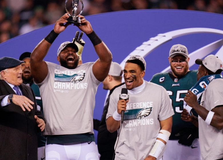 Les Eagles font exploser les 49ers battus pour passer au Super Bowl