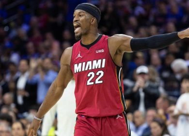 Un fan de Miami Heat qui a parcouru 4 000 miles pour voir Jimmy Butler réagit au grattage tardif