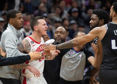 Une bagarre entre Rockets et Kings conduit à quatre éjections (vidéo)