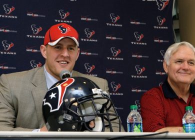 Wade Phillips, ancien entraîneur des Texans, a fait une prédiction audacieuse et prémonitoire sur JJ Watt en 2012.