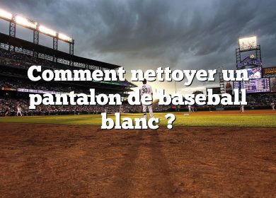 Comment nettoyer un pantalon de baseball blanc ?